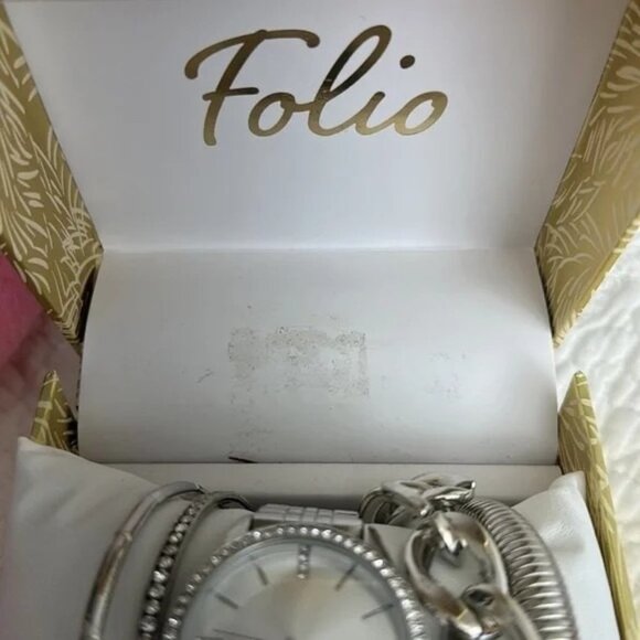 NWOT Folio Watch with Four Bracelets Gift Set - Picture 5 of 6